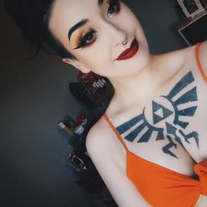 Meet your Posher, Felicia